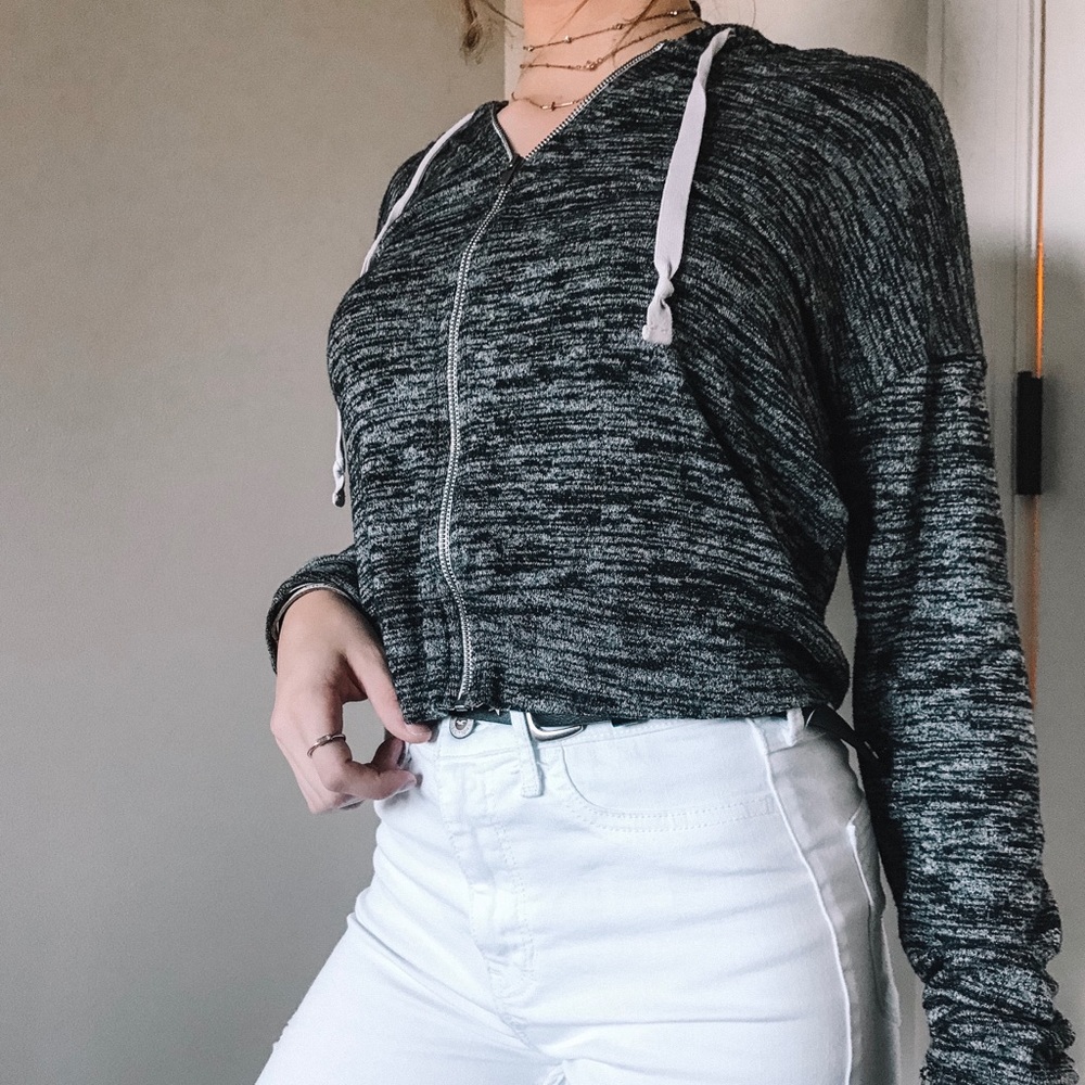 zip up sweatshirt/top